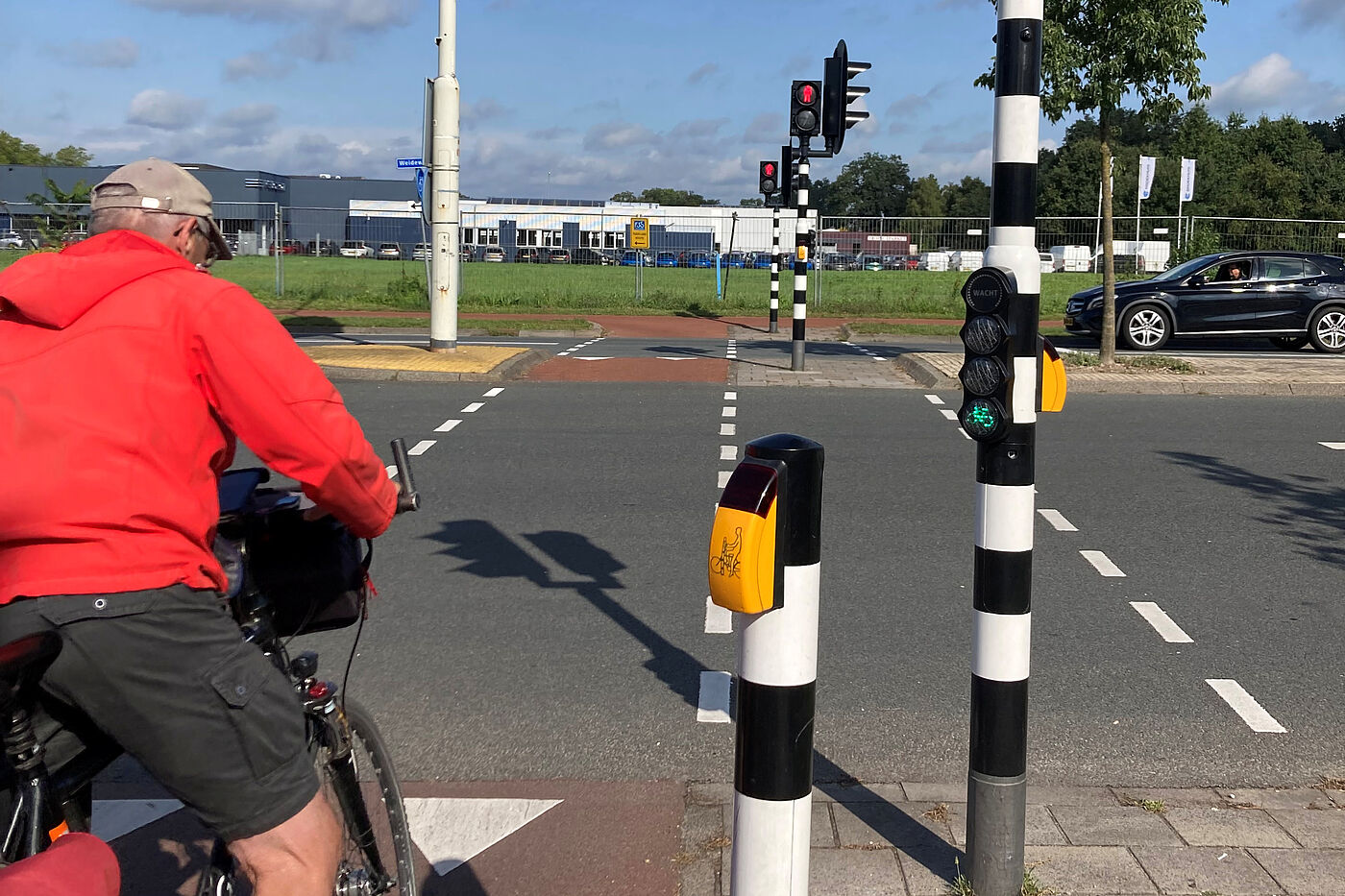 F35Hengelo Warten an der Ampel in Hengelo