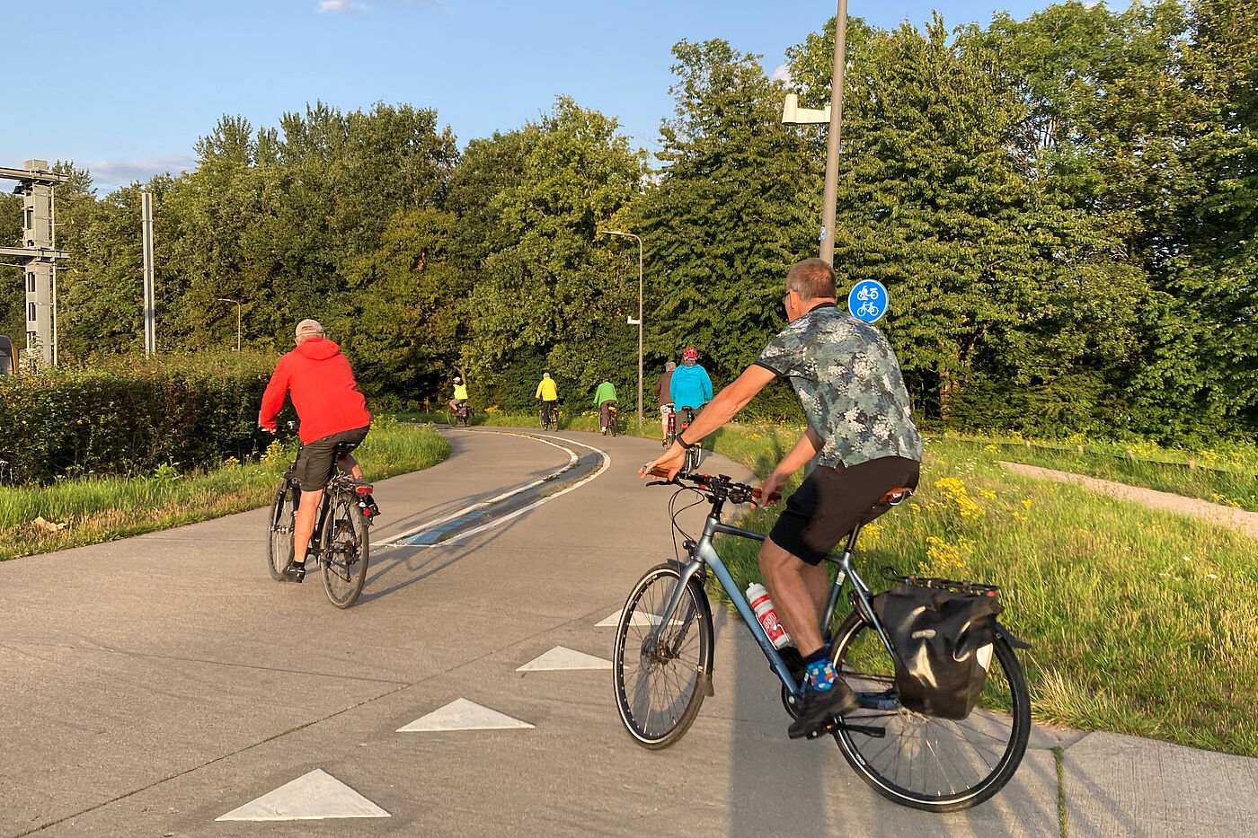 IMG_1775 Vorbildlicher 2-Richtungs-Radweg