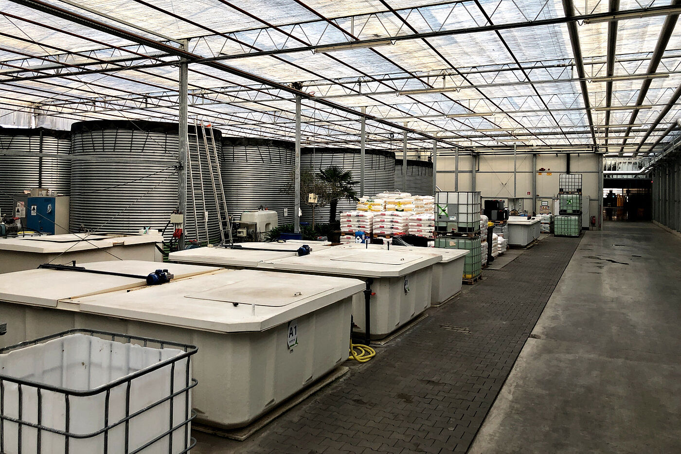 Wasser- und Düngevorräte im Gartenbau Matthias Schulz