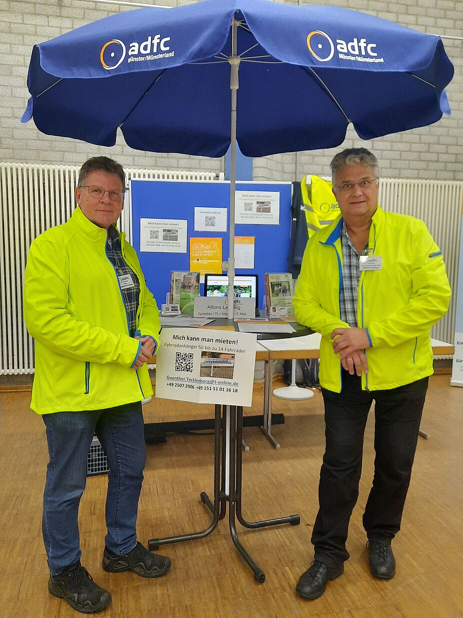 ADFC Havixbeck Aktion beim Neubürgerempfang im Forum der Gesamtschule ADFC Havixbeck Aktion beim Neubürgerempfang im Forum der Gesamtschule