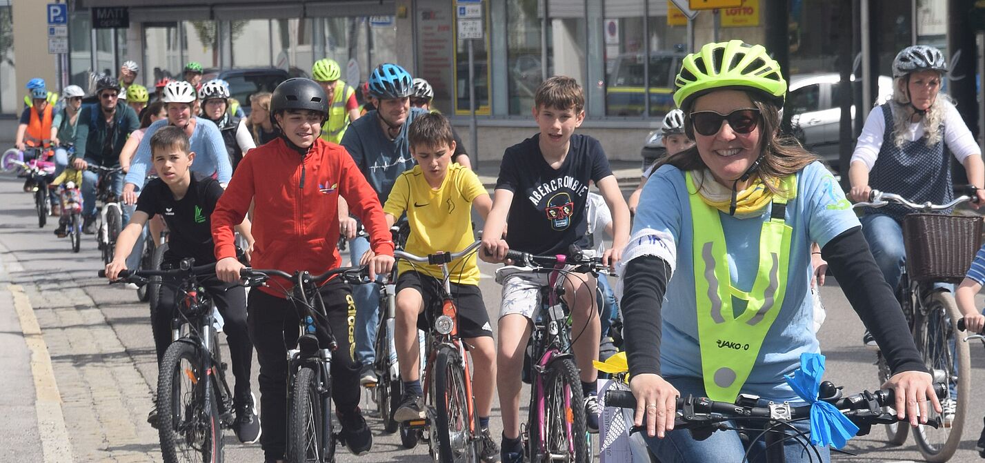 Radler:innen auf der Straße